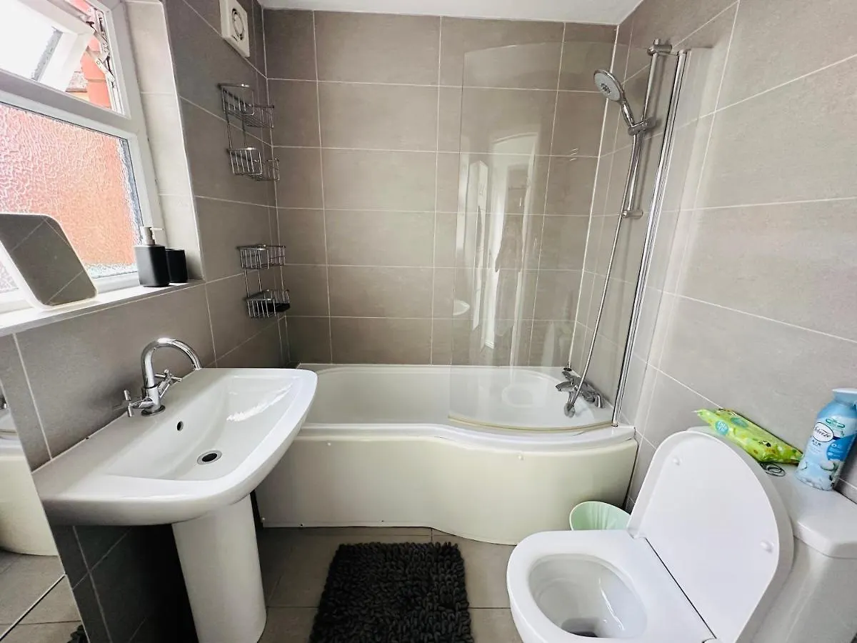 Holiday home Cosy House With Floating Beds In Belfast Villa